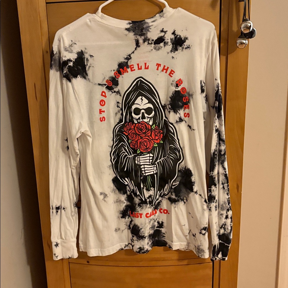 Black and White Tie-Dye Skull Long Sleeve Shirt